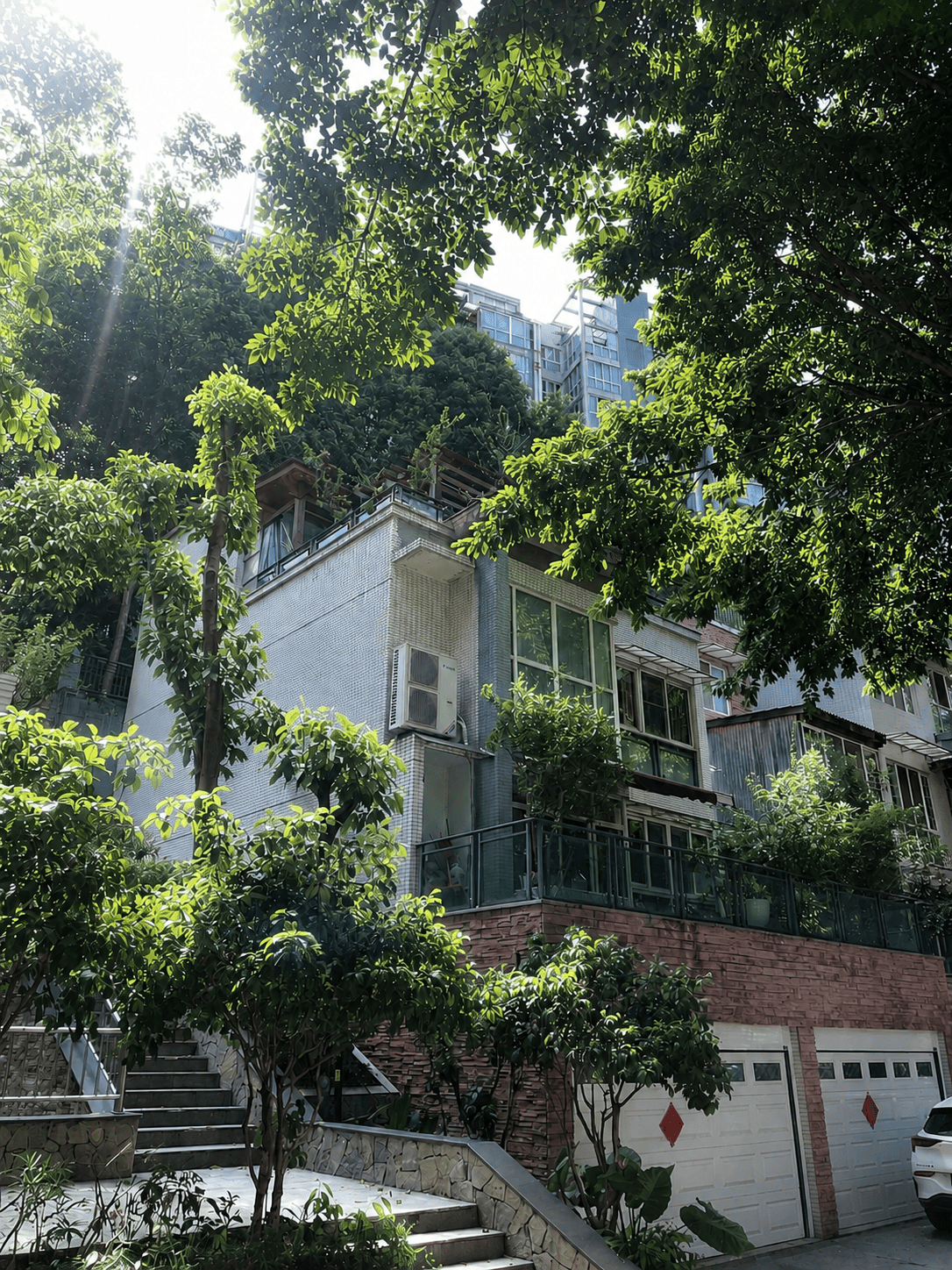 西宁岛居岁月从容升级：小小岛老别墅加装蒂升悦行款电梯